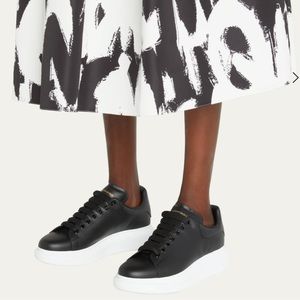 ALEXANDER MCQUEEN
Oversized Sneakers